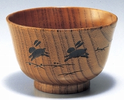 画像1: 木製 汁椀 羽反型 うさぎ彫